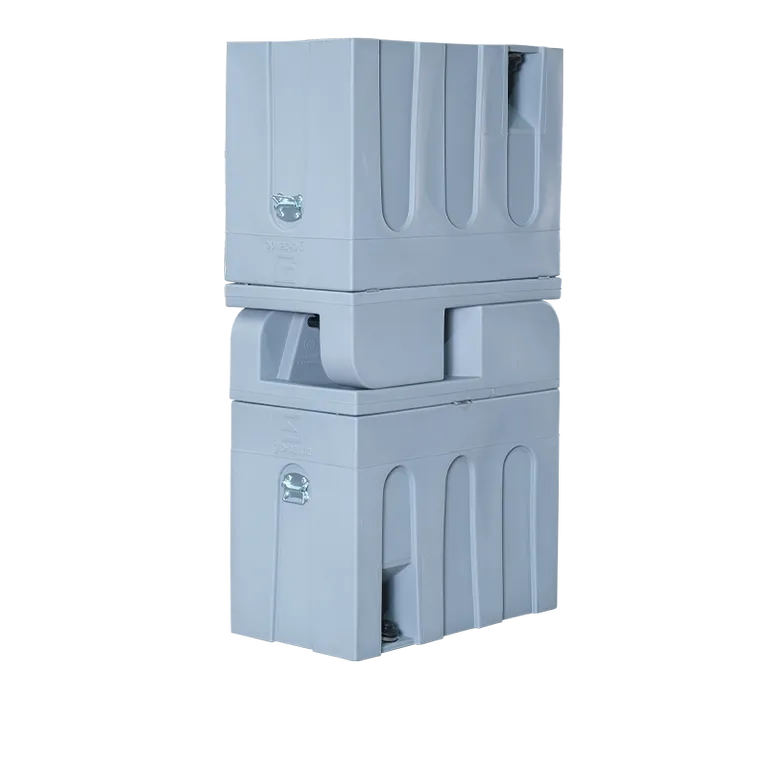 Zwei gestapelte mobile Handwaschstände für effiziente Logistik beim mobile Toiletten mieten.